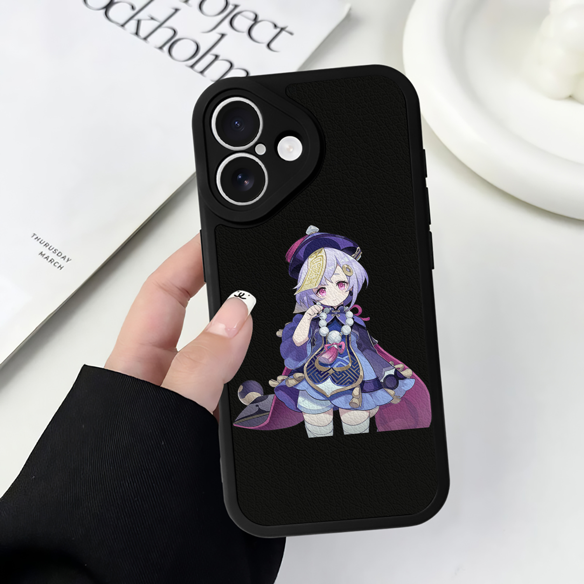 げんし神 七七 なな  genshin Nana 【iPhone 16シリーズ対応】シリコンスマホケース（レザー調） 材質：シリコン